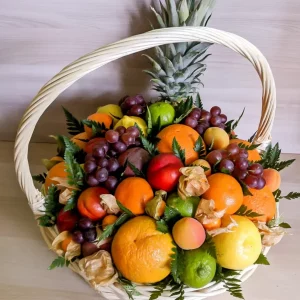 Корзина с фруктами и цветами №10 — Букеты из фруктов в школу