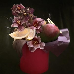 Коробка с фруктами и орхидеями №178 — Букеты в коробке