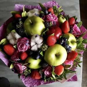 Фруктовый букет с клубникой №152 — Букет из фруктов и ягод