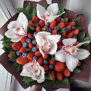 Букет из ягод и орхидей №5 — Букеты из клубники