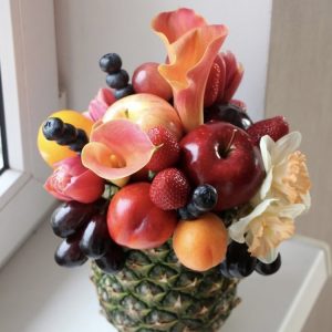 Букет в ананасе №123 — Букет из фруктов и ягод