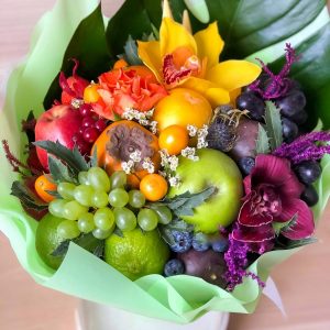 Букет с орхидеями №114 — Букеты из садовых фруктов