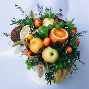 Коробка с фруктами №112 — Букет из фруктов и ягод