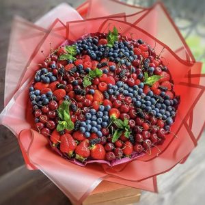 Большой ягодный букет №89 — Букеты для женщин из клубники