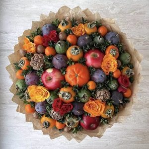 Яркий букет №73 — Букеты из фруктов и цветов