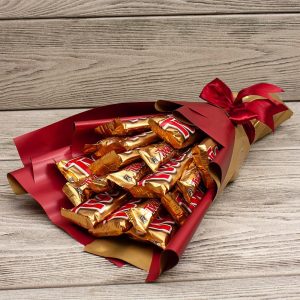 Букет из шоколадок Твикс №139 — Букеты из конфет