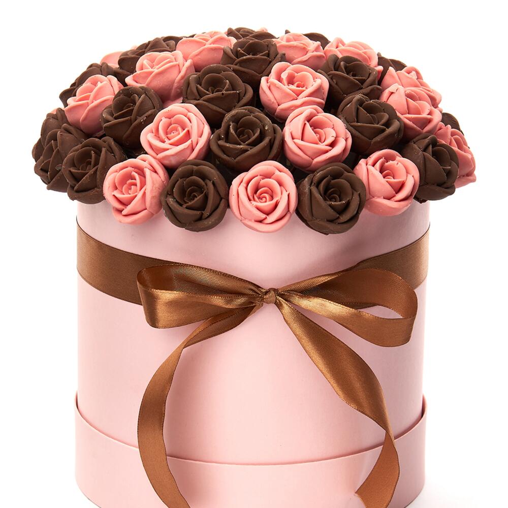 Букеты из шоколада купить в москве недорого. Шоколадные розы. Шоколадные цветы в коробке. Шоколадные розы в коробке. Букет из шоколадных роз.